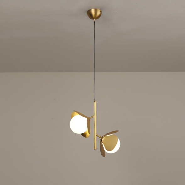 Готовая Комбинация Подвесных Светильников С Шарообразными Стеклянными Плафонами Внутри Металлического Цветка Janita More