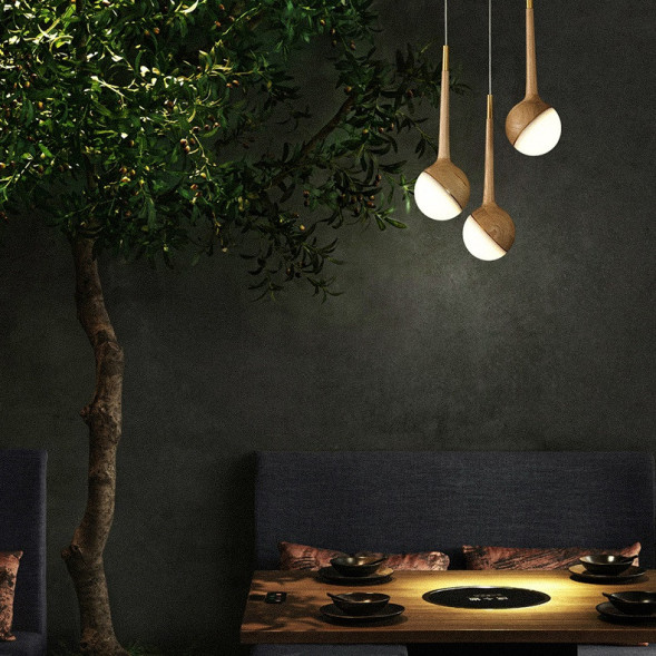 Готовая Комбинация Светодиодных Светильников С Шарообразными Плафонами Внутри Деревянного Каркаса Agnis More