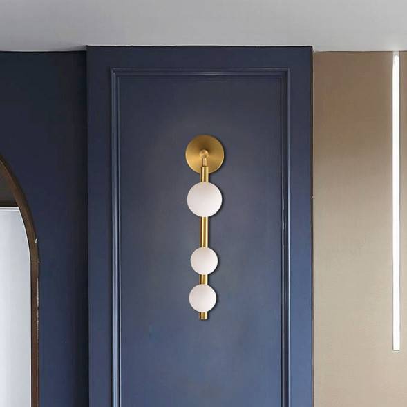 Бра С Тремя Шарообразными Плафонами Разных Диаметров Doll